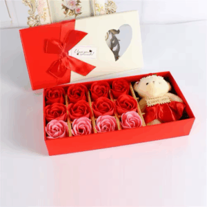 Caja rosas y oso moÃ±o