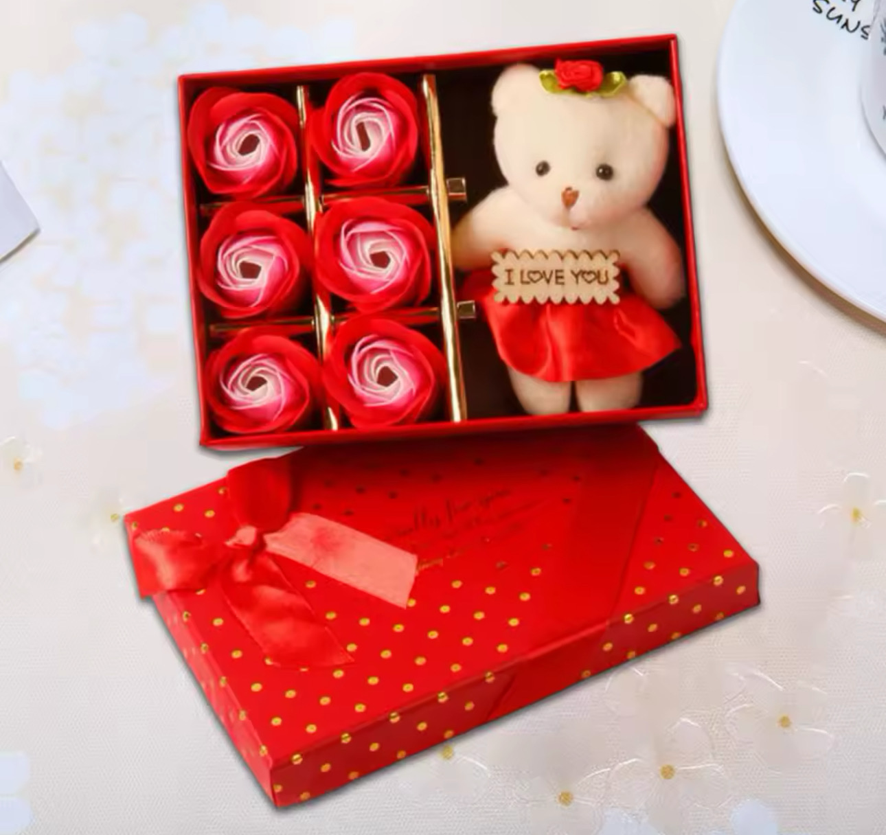 Cajita con 6 rosas y osito